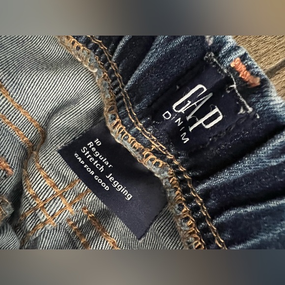 Gap Jegging Size 10. No button. Great condition! Hung dried only. Length great! - Picture 3 of 3
